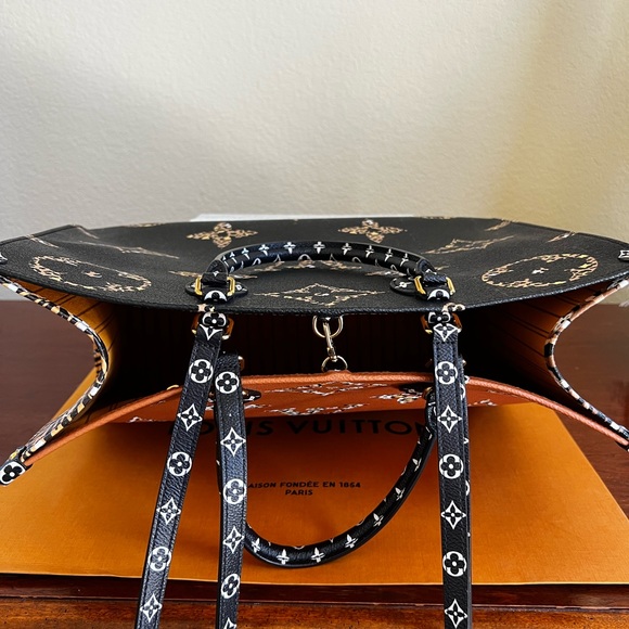 💯 Authentic OnTheGo GM Louis Vuitton Limited Edition bag. - Picture 8 of 9